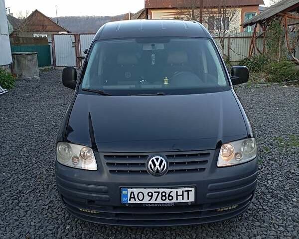 Черный Фольксваген Кадди, объемом двигателя 2 л и пробегом 438 тыс. км за 5500 $, фото 29 на Automoto.ua