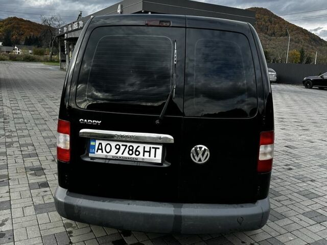 Черный Фольксваген Кадди, объемом двигателя 2 л и пробегом 428 тыс. км за 4300 $, фото 4 на Automoto.ua