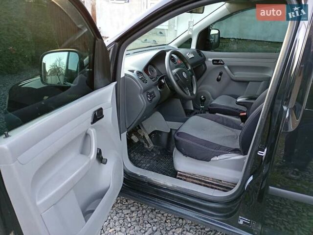 Черный Фольксваген Кадди, объемом двигателя 2 л и пробегом 438 тыс. км за 5500 $, фото 24 на Automoto.ua