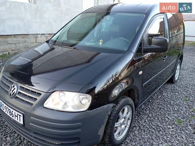 Черный Фольксваген Кадди, объемом двигателя 2 л и пробегом 438 тыс. км за 5500 $, фото 2 на Automoto.ua