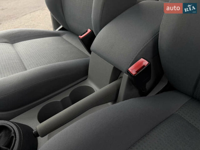 Черный Фольксваген Кадди, объемом двигателя 1.6 л и пробегом 233 тыс. км за 7650 $, фото 61 на Automoto.ua