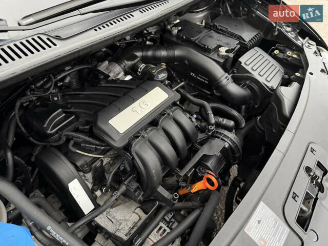 Черный Фольксваген Кадди, объемом двигателя 1.6 л и пробегом 233 тыс. км за 7650 $, фото 68 на Automoto.ua