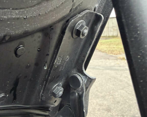 Черный Фольксваген Кадди, объемом двигателя 1.6 л и пробегом 233 тыс. км за 7650 $, фото 70 на Automoto.ua