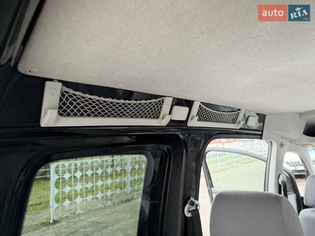 Черный Фольксваген Кадди, объемом двигателя 1.6 л и пробегом 233 тыс. км за 7650 $, фото 54 на Automoto.ua
