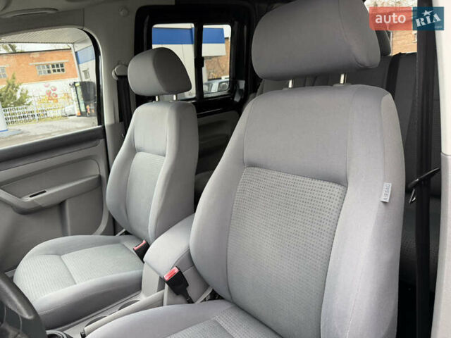 Черный Фольксваген Кадди, объемом двигателя 1.6 л и пробегом 233 тыс. км за 7650 $, фото 42 на Automoto.ua