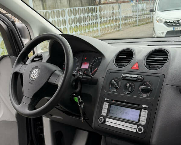 Черный Фольксваген Кадди, объемом двигателя 1.6 л и пробегом 233 тыс. км за 7650 $, фото 50 на Automoto.ua