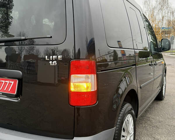 Черный Фольксваген Кадди, объемом двигателя 1.6 л и пробегом 233 тыс. км за 7650 $, фото 33 на Automoto.ua