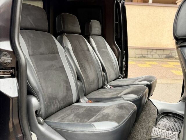 Черный Фольксваген Кадди, объемом двигателя 1.9 л и пробегом 270 тыс. км за 7999 $, фото 22 на Automoto.ua