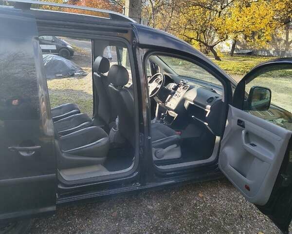 Черный Фольксваген Кадди, объемом двигателя 1.9 л и пробегом 270 тыс. км за 5200 $, фото 6 на Automoto.ua