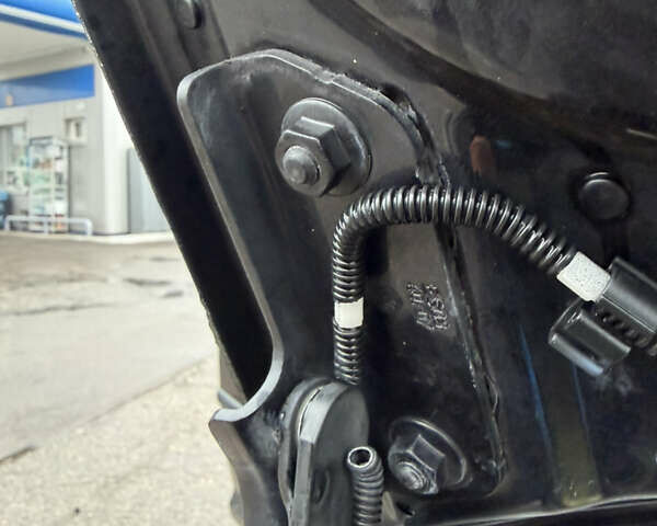 Черный Фольксваген Кадди, объемом двигателя 1.6 л и пробегом 233 тыс. км за 7650 $, фото 69 на Automoto.ua