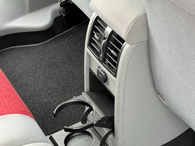 Фольксваген Кадди 2009 в Житомире на Automoto.ua Черный Фольксваген Кадди, объемом двигателя 1.6 л и пробегом 139 тыс. км за 9299 $, фото 7 на Automoto.ua