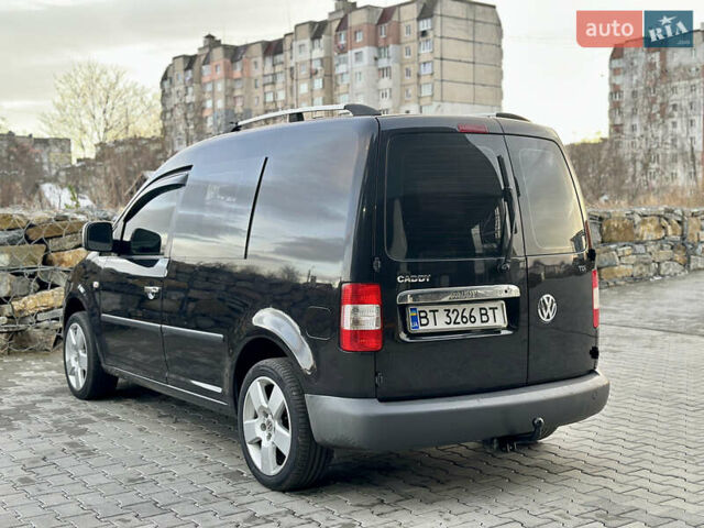 Черный Фольксваген Кадди, объемом двигателя 1.9 л и пробегом 330 тыс. км за 7200 $, фото 4 на Automoto.ua