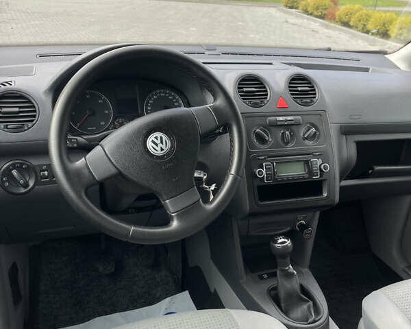 Черный Фольксваген Кадди, объемом двигателя 1.9 л и пробегом 260 тыс. км за 9100 $, фото 8 на Automoto.ua