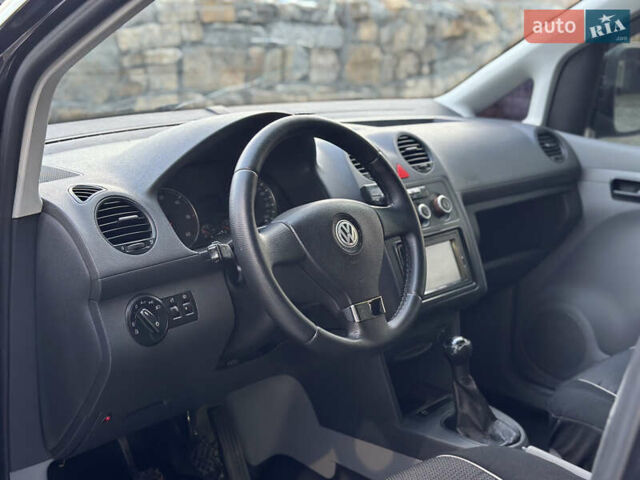 Черный Фольксваген Кадди, объемом двигателя 1.9 л и пробегом 330 тыс. км за 7200 $, фото 7 на Automoto.ua