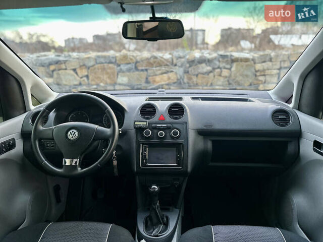 Черный Фольксваген Кадди, объемом двигателя 1.9 л и пробегом 330 тыс. км за 7200 $, фото 9 на Automoto.ua