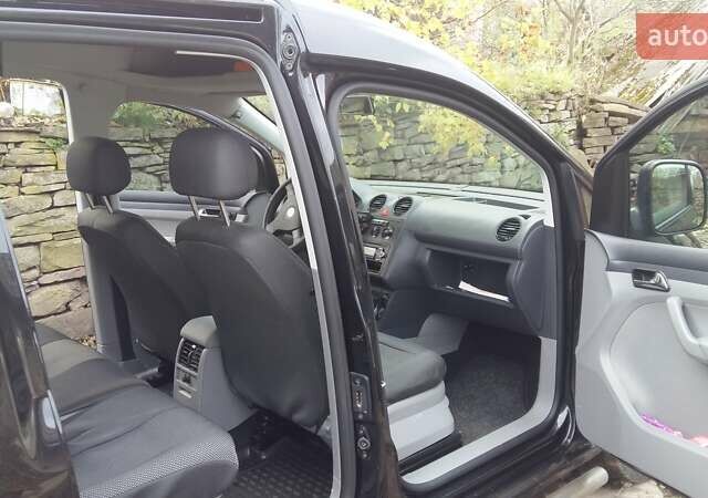 Черный Фольксваген Кадди, объемом двигателя 1.9 л и пробегом 280 тыс. км за 8000 $, фото 2 на Automoto.ua