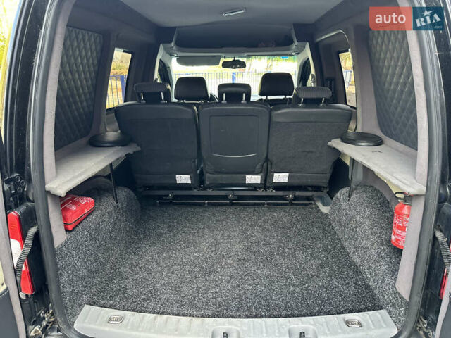 Черный Фольксваген Кадди, объемом двигателя 1.9 л и пробегом 330 тыс. км за 7200 $, фото 11 на Automoto.ua