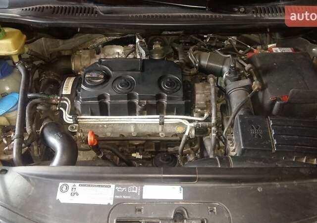 Черный Фольксваген Кадди, объемом двигателя 1.9 л и пробегом 280 тыс. км за 8000 $, фото 9 на Automoto.ua