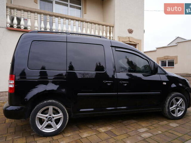 Черный Фольксваген Кадди, объемом двигателя 1.6 л и пробегом 220 тыс. км за 10300 $, фото 6 на Automoto.ua