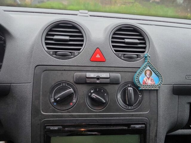 Черный Фольксваген Кадди, объемом двигателя 1.4 л и пробегом 142 тыс. км за 7999 $, фото 1 на Automoto.ua