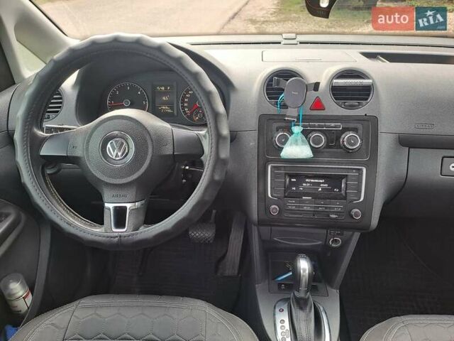 Черный Фольксваген Кадди, объемом двигателя 1.6 л и пробегом 217 тыс. км за 9999 $, фото 13 на Automoto.ua