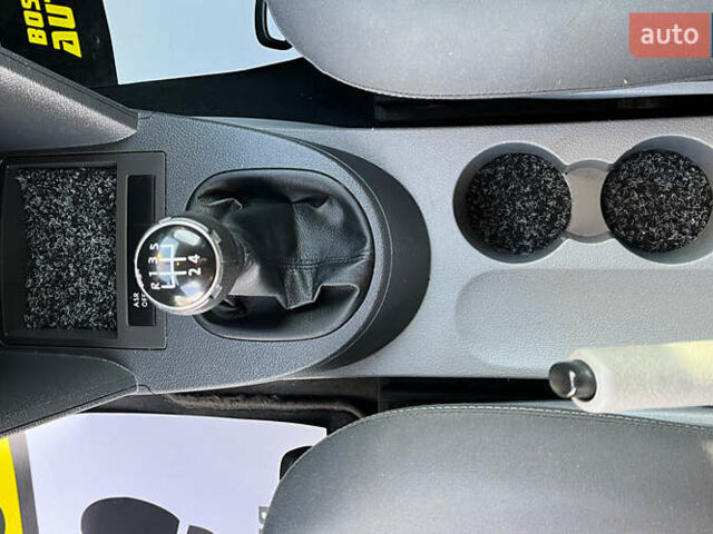 Чорний Фольксваген Кадді, об'ємом двигуна 1.6 л та пробігом 269 тис. км за 8500 $, фото 13 на Automoto.ua