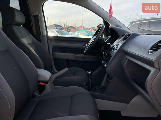 Чорний Фольксваген Кадді, об'ємом двигуна 1.6 л та пробігом 269 тис. км за 8500 $, фото 17 на Automoto.ua