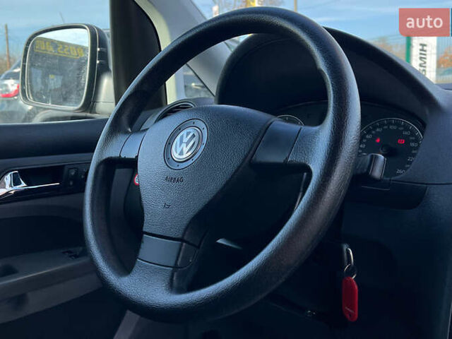 Чорний Фольксваген Кадді, об'ємом двигуна 1.6 л та пробігом 269 тис. км за 8500 $, фото 9 на Automoto.ua