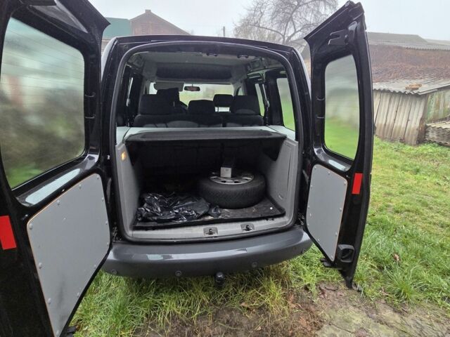 Черный Фольксваген Кадди, объемом двигателя 1.4 л и пробегом 142 тыс. км за 7999 $, фото 7 на Automoto.ua