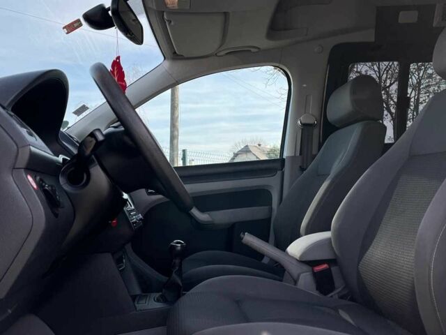 Черный Фольксваген Кадди, объемом двигателя 1.6 л и пробегом 269 тыс. км за 8500 $, фото 8 на Automoto.ua