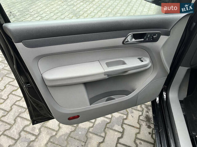 Черный Фольксваген Кадди, объемом двигателя 1.6 л и пробегом 232 тыс. км за 7650 $, фото 13 на Automoto.ua