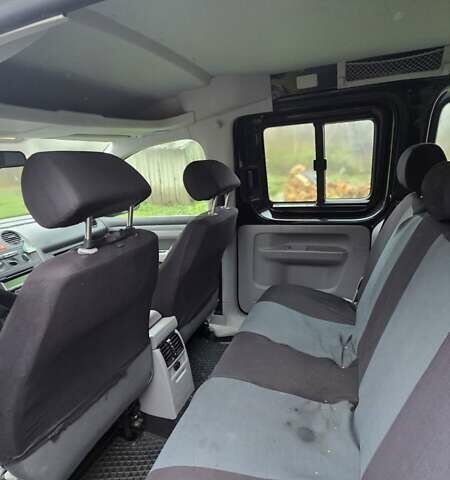 Чорний Фольксваген Кадді, об'ємом двигуна 1.4 л та пробігом 142 тис. км за 8000 $, фото 7 на Automoto.ua