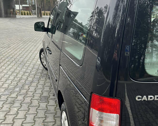 Черный Фольксваген Кадди, объемом двигателя 1.6 л и пробегом 232 тыс. км за 7650 $, фото 10 на Automoto.ua