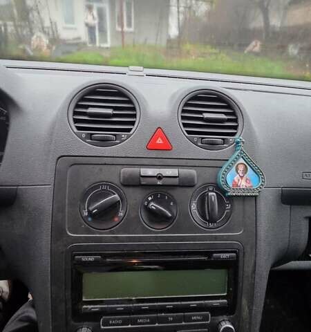 Чорний Фольксваген Кадді, об'ємом двигуна 1.4 л та пробігом 142 тис. км за 8000 $, фото 6 на Automoto.ua