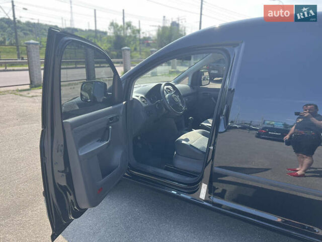 Черный Фольксваген Кадди, объемом двигателя 1.6 л и пробегом 250 тыс. км за 7700 $, фото 15 на Automoto.ua