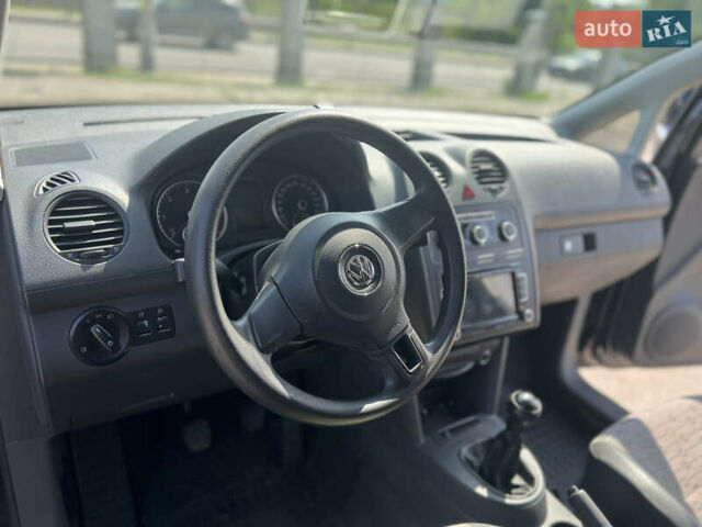 Черный Фольксваген Кадди, объемом двигателя 1.6 л и пробегом 250 тыс. км за 7700 $, фото 7 на Automoto.ua