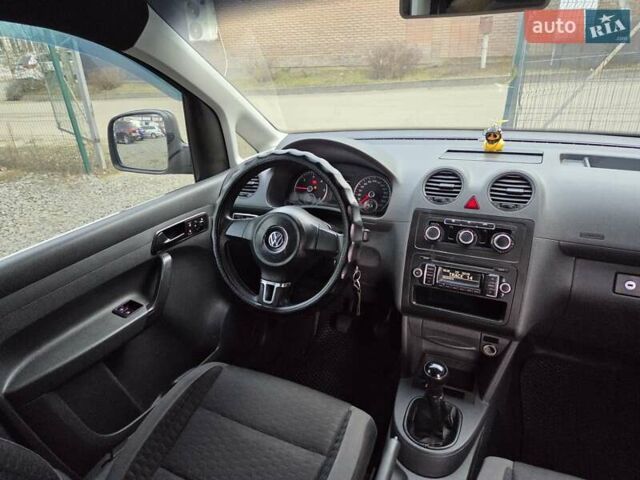 Чорний Фольксваген Кадді, об'ємом двигуна 1.6 л та пробігом 260 тис. км за 9800 $, фото 17 на Automoto.ua