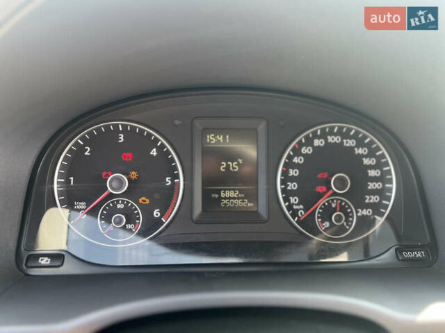 Черный Фольксваген Кадди, объемом двигателя 1.6 л и пробегом 250 тыс. км за 7700 $, фото 5 на Automoto.ua