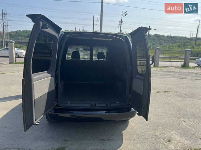 Черный Фольксваген Кадди, объемом двигателя 1.6 л и пробегом 250 тыс. км за 7700 $, фото 14 на Automoto.ua