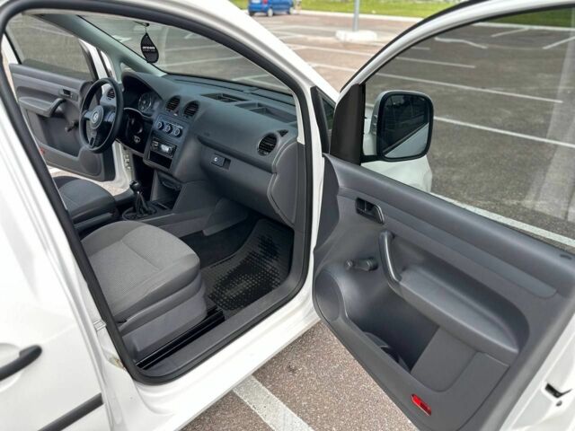 Черный Фольксваген Кадди, объемом двигателя 1.6 л и пробегом 190 тыс. км за 9500 $, фото 14 на Automoto.ua