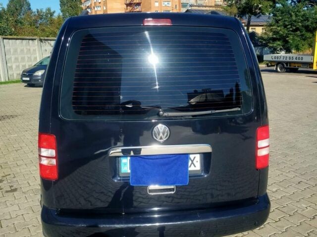 Черный Фольксваген Кадди, объемом двигателя 1.6 л и пробегом 260 тыс. км за 8300 $, фото 2 на Automoto.ua