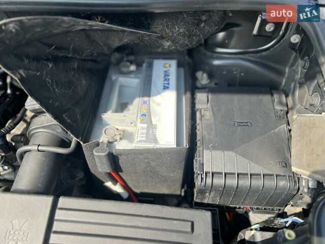 Черный Фольксваген Кадди, объемом двигателя 1.6 л и пробегом 250 тыс. км за 7700 $, фото 1 на Automoto.ua