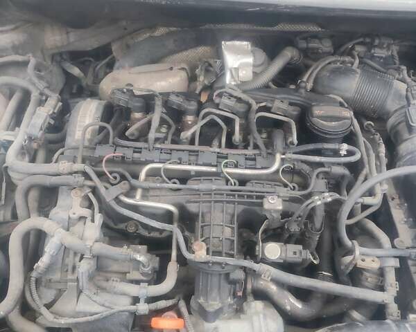 Черный Фольксваген Кадди, объемом двигателя 1.6 л и пробегом 340 тыс. км за 9200 $, фото 5 на Automoto.ua