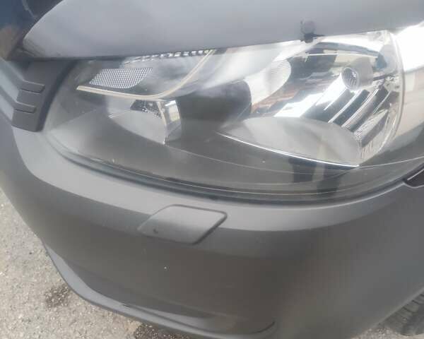 Черный Фольксваген Кадди, объемом двигателя 1.6 л и пробегом 340 тыс. км за 9200 $, фото 1 на Automoto.ua