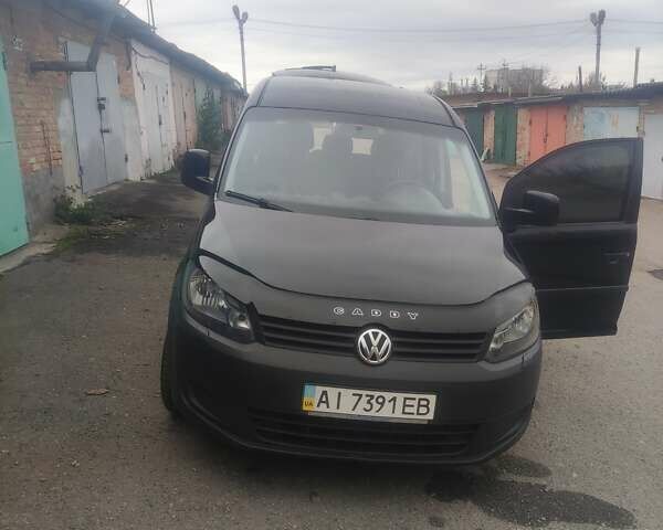 Черный Фольксваген Кадди, объемом двигателя 1.6 л и пробегом 340 тыс. км за 9200 $, фото 15 на Automoto.ua