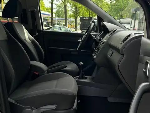 Чорний Фольксваген Кадді, об'ємом двигуна 1.6 л та пробігом 190 тис. км за 6400 $, фото 15 на Automoto.ua