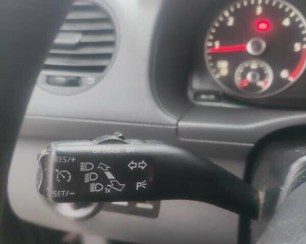 Черный Фольксваген Кадди, объемом двигателя 1.6 л и пробегом 340 тыс. км за 9200 $, фото 2 на Automoto.ua