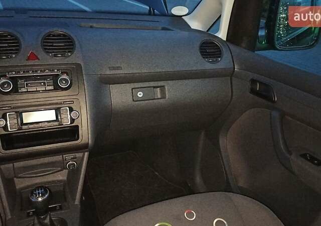 Чорний Фольксваген Кадді, об'ємом двигуна 1.6 л та пробігом 286 тис. км за 9500 $, фото 13 на Automoto.ua