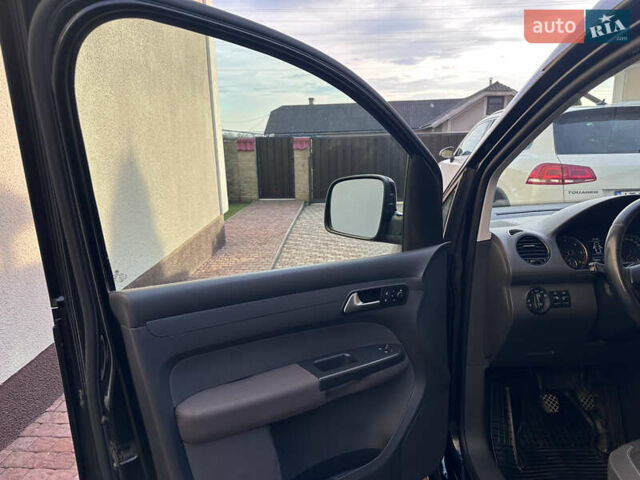 Черный Фольксваген Кадди, объемом двигателя 1.6 л и пробегом 238 тыс. км за 11300 $, фото 8 на Automoto.ua