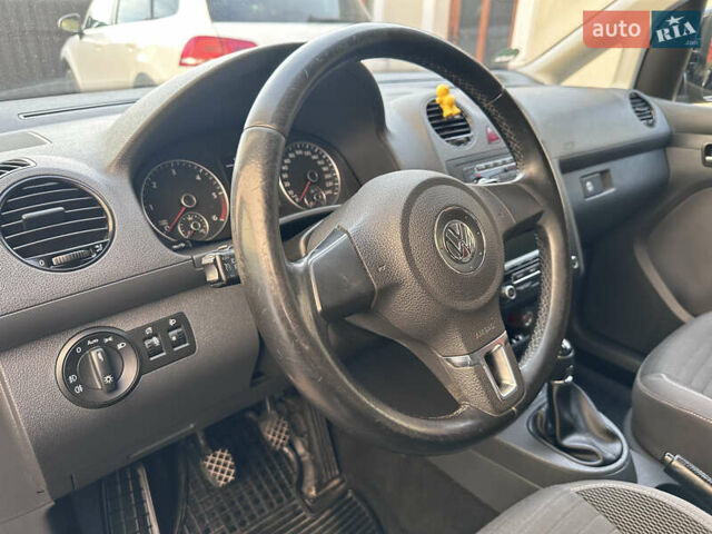 Черный Фольксваген Кадди, объемом двигателя 1.6 л и пробегом 238 тыс. км за 11300 $, фото 5 на Automoto.ua